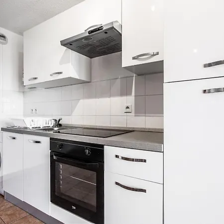 A 10 Min A Pied Du Centre - Maeva Particuliers 96793 *